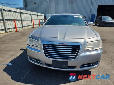 Piąte zdjęcie samochodu w środku: 2011 CHRYSLER 300C VIN:2C3CA6CT4BH524600 - miniatura