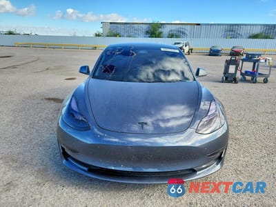Piąte zdjęcie samochodu w środku: 2023 TESLA MODEL 3 VIN:5YJ3E1EAXPF644770 - miniatura