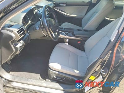 Zdjęcie 7 z 13 samochodu: 2016 LEXUS IS 200T VIN:JTHBA1D22G5016882 - miniatura