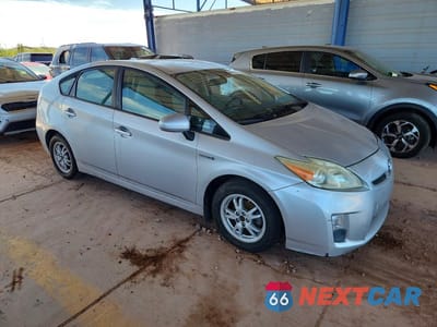 Czwarte zdjęcie samochodu z boku: 2011 TOYOTA PRIUS THREE VIN:JTDKN3DU2B0309870 - miniatura