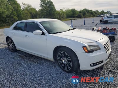 Czwarte zdjęcie samochodu z boku: 2013 CHRYSLER 300 S VIN:2C3CCABG1DH643855 - miniatura