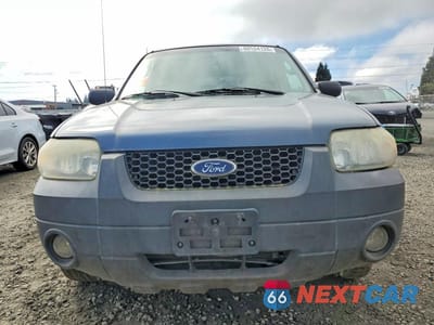 Piąte zdjęcie samochodu w środku: 2005 FORD ESCAPE XLT VIN:1FMCU93115KB93549 - miniatura