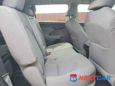 Zdjęcie 11 z 14 samochodu: 2024 TOYOTA HIGHLANDER LE VIN:5TDKDRAH1RS054990 - miniatura