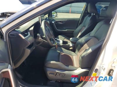 Zdjęcie 7 z 13 samochodu: 2022 TOYOTA RAV4 PRIME XSE VIN:JTMEB3FV6ND106313 - miniatura