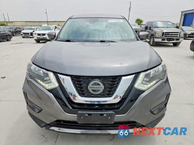 Piąte zdjęcie samochodu w środku: 2020 NISSAN ROGUE S VIN:5N1AT2MT0LC785663 - miniatura
