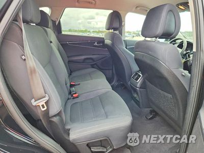 Zdjęcie 10 z 13 samochodu: 2016 KIA SORENTO L VIN:5XYPG4A31GG185903 - miniatura