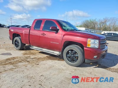 Czwarte zdjęcie samochodu z boku: 2013 CHEVROLET SILVERADO K1500 LTZ VIN:1GCRKTE71DZ266508 - miniatura