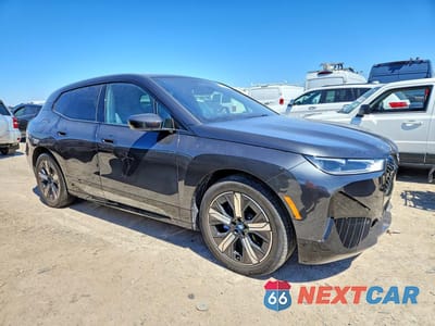 Czwarte zdjęcie samochodu z boku: 2024 BMW IX XDRIVE50 VIN:WB523CF03RCR88309 - miniatura