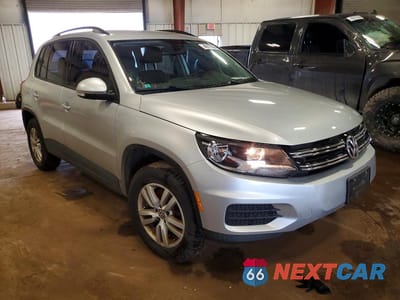 Czwarte zdjęcie samochodu z boku: 2016 VOLKSWAGEN TIGUAN S VIN:WVGAV7AX4GW548760 - miniatura