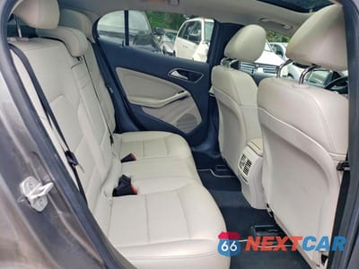 Zdjęcie 11 z 13 samochodu: 2015 MERCEDES-BENZ GLA 250 VIN:WDCTG4EB6FJ116293 - miniatura