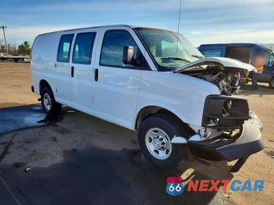 Czwarte zdjęcie samochodu z boku: 2015 CHEVROLET EXPRESS G3500 DELIVERY VAN VIN:1GCZGTCF9F1265572 - miniatura