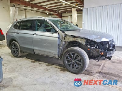 Czwarte zdjęcie samochodu z boku: 2022 VOLKSWAGEN TIGUAN SE VIN:3VV2B7AX5NM040524 - miniatura