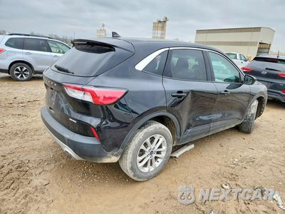 Trzecie zdjęcie samochodu z tyłu: 2021 FORD ESCAPE SE VIN:1FMCU9G65MUB19091 - miniatura