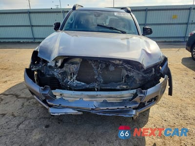 Piąte zdjęcie samochodu w środku: 2023 TOYOTA TACOMA SR5 V6 VIN:3TYCZ5AN8PT130338 - miniatura