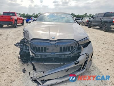 Piąte zdjęcie samochodu w środku: 2026 BMW 530 I VIN:WBA43FJ06TCV41290 - miniatura