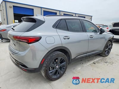 Trzecie zdjęcie samochodu z tyłu: 2023 BUICK ENVISION ESSENCE VIN:LRBFZNR4XPD018414 - miniatura