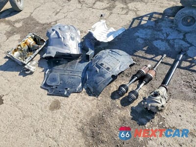 Zdjęcie 12 z 12 samochodu: 2018 BMW 330 XI VIN:WBA8D9G51JNU71329 - miniatura