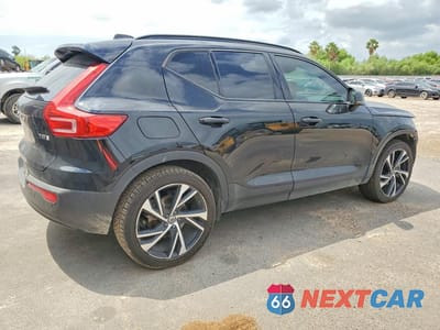 Trzecie zdjęcie samochodu z tyłu: 2021 VOLVO XC40 T5 R-DESIGN VIN:YV4162UM8M2526850 - miniatura