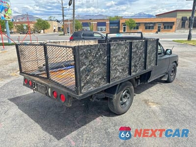 Czwarte zdjęcie samochodu z boku: 1990 TOYOTA PICKUP 1 TON LONG BED DLX VIN:JT4VN82N0L5002813 - miniatura