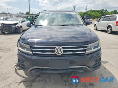 Piąte zdjęcie samochodu w środku: 2018 VOLKSWAGEN TIGUAN SE VIN:3VV2B7AX1JM155146 - miniatura