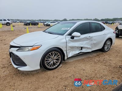 2018 TOYOTA CAMRY XLE 4T1B11HK0JU039971 - główne zdjęcie licytacji z USA - miniatura