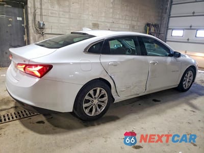Trzecie zdjęcie samochodu z tyłu: 2019 CHEVROLET MALIBU LT VIN:1G1ZD5ST1KF222992 - miniatura