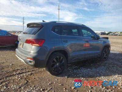 Trzecie zdjęcie samochodu z tyłu: 2022 VOLKSWAGEN TAOS SE VIN:3VVTX7B23NM064717 - miniatura