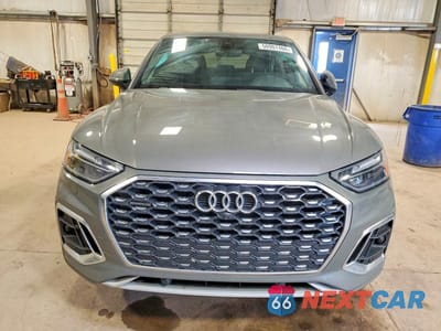 Piąte zdjęcie samochodu w środku: 2023 AUDI Q5 SPORTBACK PRM PLS 45 VIN:WA15AAFY8P2060199 - miniatura