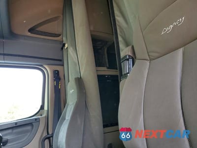 Zdjęcie 6 z 10 samochodu: 2011 FREIGHTLINER CASCADIA 125 SEMI TRUCK VIN:1FUJGLDR6BLAZ4649 - miniatura