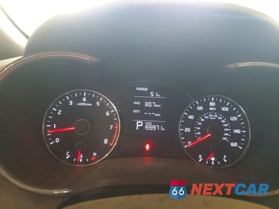 Zdjęcie 9 z 12 samochodu: 2016 KIA FORTE LX VIN:KNAFK4A67G5596524 - miniatura