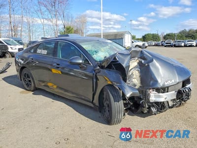 Czwarte zdjęcie samochodu z boku: 2025 KIA K5 LXS VIN:KNAG24J7XS5338567 - miniatura