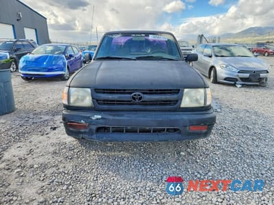 Piąte zdjęcie samochodu w środku: 1999 TOYOTA TACOMA BASE VIN:4TANL42N8XZ567510 - miniatura