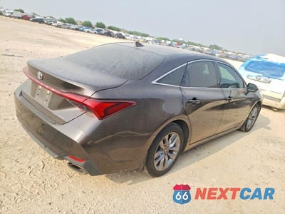 Trzecie zdjęcie samochodu z tyłu: 2020 TOYOTA AVALON XLE VIN:4T1AZ1FB4LU046528 - miniatura