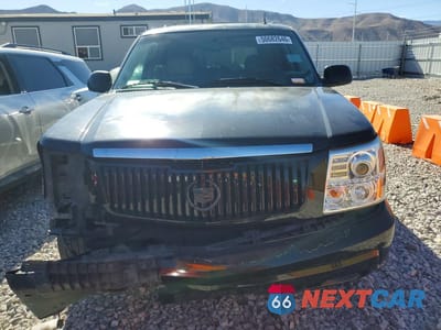 Piąte zdjęcie samochodu w środku: 2002 CADILLAC ESCALADE LUXURY VIN:1GYEK63N32R147609 - miniatura