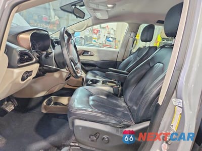 Zdjęcie 7 z 13 samochodu: 2018 CHRYSLER PACIFICA TOURING L VIN:2C4RC1BG2JR119061 - miniatura