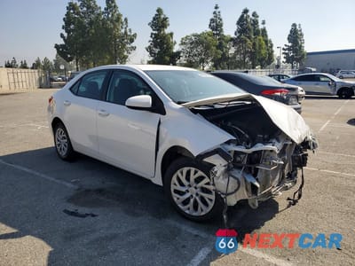 Czwarte zdjęcie samochodu z boku: 2018 TOYOTA COROLLA LE VIN:5YFBURHE5JP855625 - miniatura
