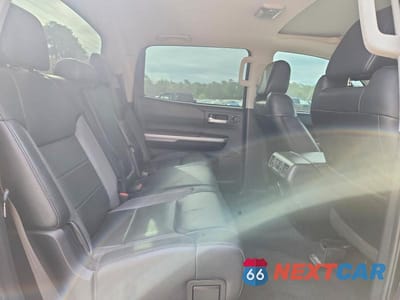 Zdjęcie 10 z 13 samochodu: 2019 TOYOTA TUNDRA CREWMAX LIMITED VIN:5TFFY5F18KX250290 - miniatura
