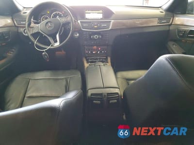 Zdjęcie 8 z 12 samochodu: 2012 MERCEDES-BENZ E 350 4MATIC VIN:WDDHF8JB5CA633842 - miniatura
