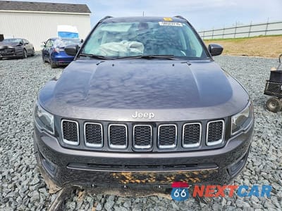 Piąte zdjęcie samochodu w środku: 2018 JEEP COMPASS LATITUDE VIN:3C4NJDBB0JT399795 - miniatura
