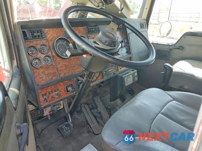 Zdjęcie 8 z 12 samochodu: 2000 KENWORTH CONSTRUCTION T800 VIN:1XKDD09X2YJ831077 - miniatura