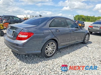 Trzecie zdjęcie samochodu z tyłu: 2013 MERCEDES-BENZ C 250 VIN:WDDGF4HB1DR245097 - miniatura
