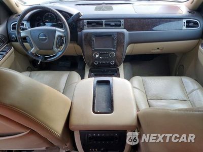 Zdjęcie 8 z 13 samochodu: 2012 GMC YUKON XL DENALI VIN:1GKS2MEF4CR255892 - miniatura
