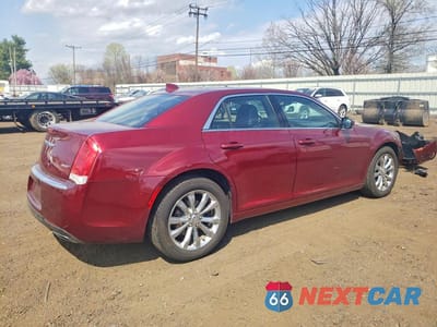 Trzecie zdjęcie samochodu z tyłu: 2018 CHRYSLER 300 TOURING VIN:2C3CCARG6JH314277 - miniatura