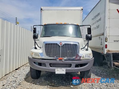 Piąte zdjęcie samochodu w środku: 2018 INTERNATIONAL 4300 BOX TRUCK VIN:3HAMMMML2JL695230 - miniatura