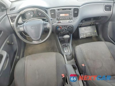Zdjęcie 8 z 12 samochodu: 2006 KIA RIO BASE VIN:KNADE123466050774 - miniatura