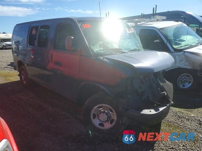 Czwarte zdjęcie samochodu z boku: 2006 CHEVROLET EXPRESS 2500 UTILITY / SERVICE VAN VIN:1GCGG25V261163827 - miniatura