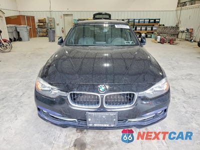 Piąte zdjęcie samochodu w środku: 2016 BMW 328 XI SULEV VIN:WBA8E3C57GK501931 - miniatura