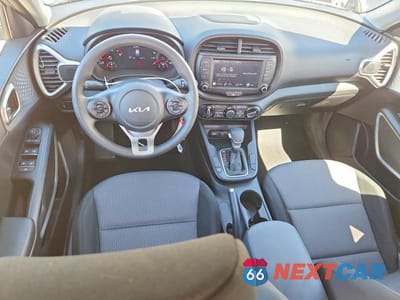 Zdjęcie 8 z 13 samochodu: 2022 KIA SOUL LX VIN:KNDJ23AU8N7836994 - miniatura
