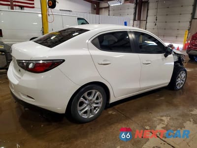 Trzecie zdjęcie samochodu z tyłu: 2017 TOYOTA YARIS IA BASE VIN:3MYDLBYV1HY171590 - miniatura