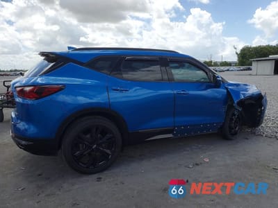Trzecie zdjęcie samochodu z tyłu: 2021 CHEVROLET BLAZER RS VIN:3GNKBERS5MS503596 - miniatura